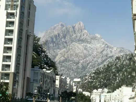 Yellow Mountain Bridge Over River Inn Huangshan Exterior photo